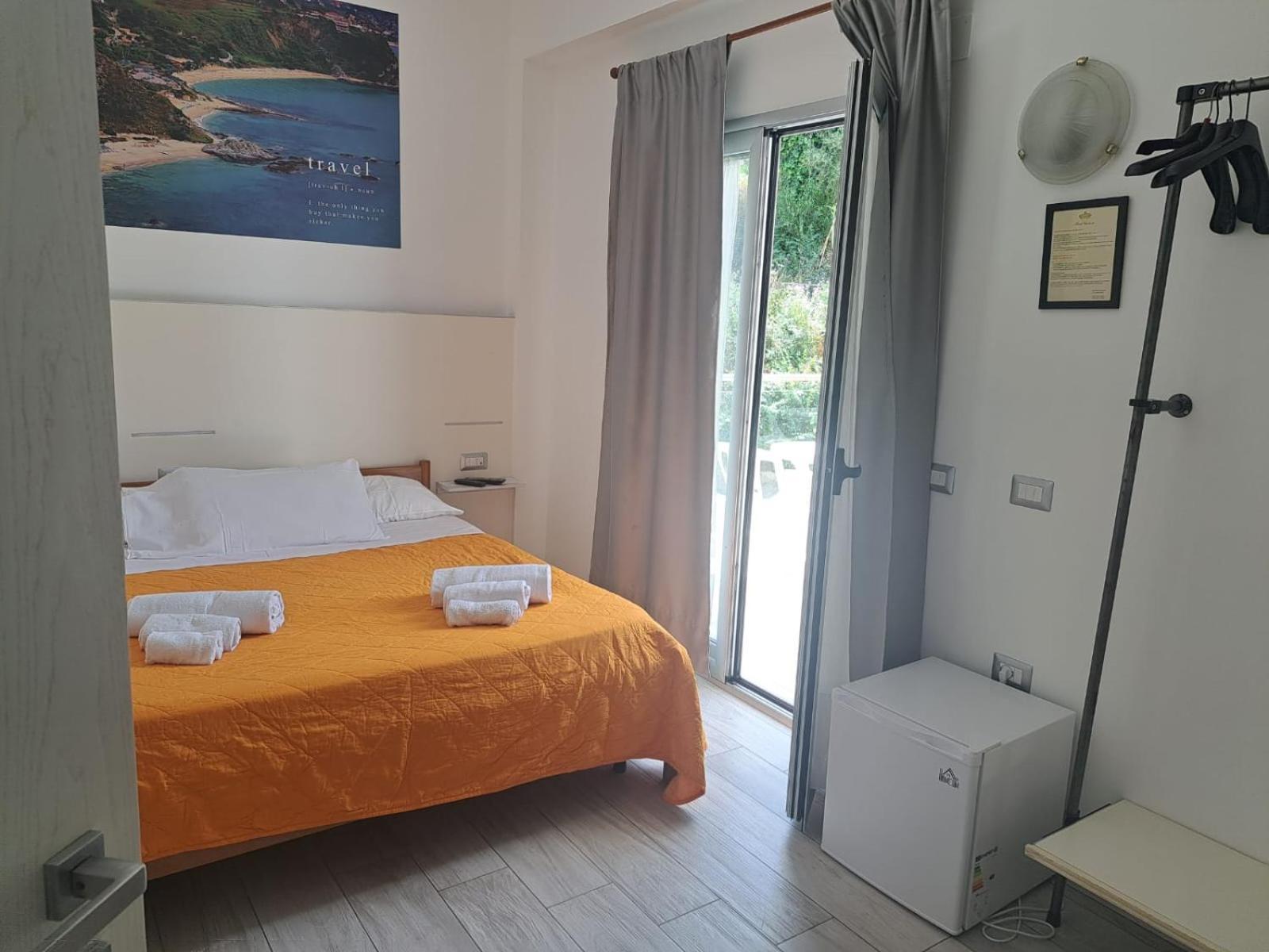B&B Decarlo Property Tropea Esterno foto